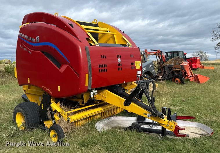 image for item EU5233 2022 New Holland 460RB round baler