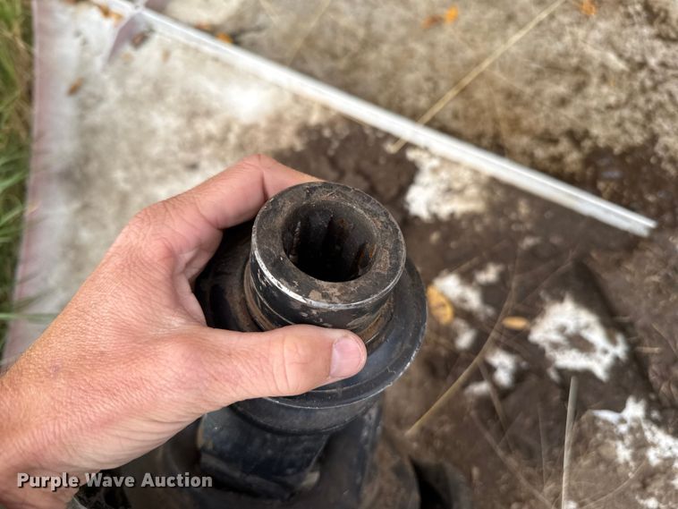 image for item EU5233 2022 New Holland 460RB round baler