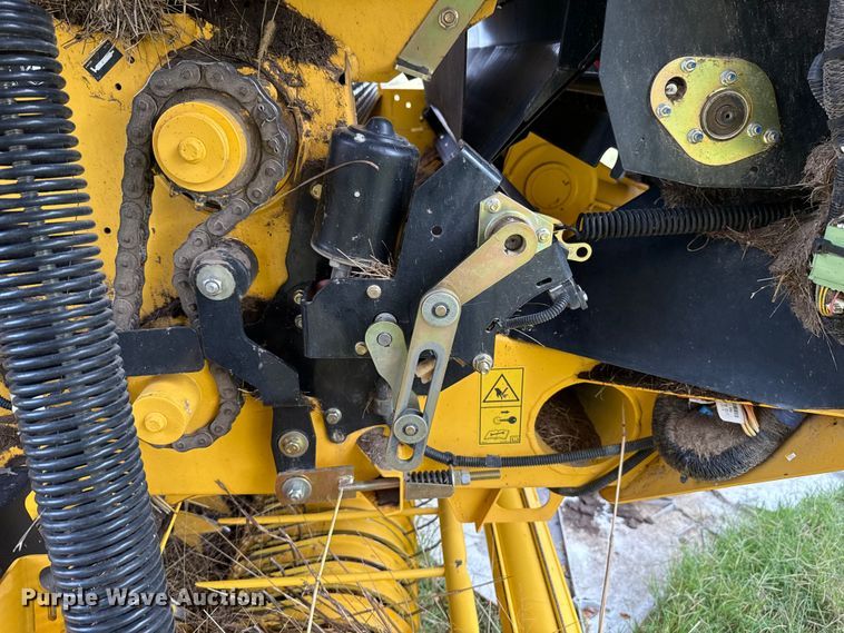 image for item EU5233 2022 New Holland 460RB round baler