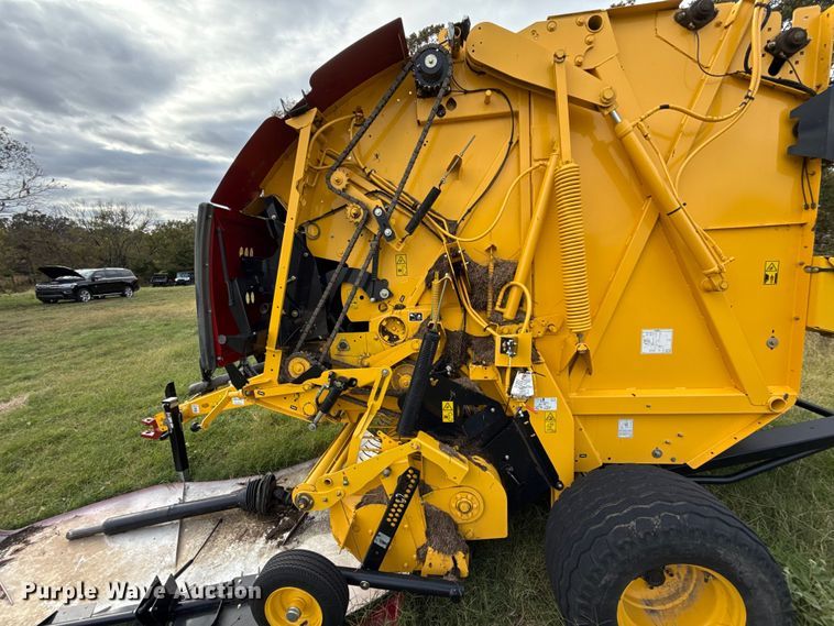 image for item EU5233 2022 New Holland 460RB round baler