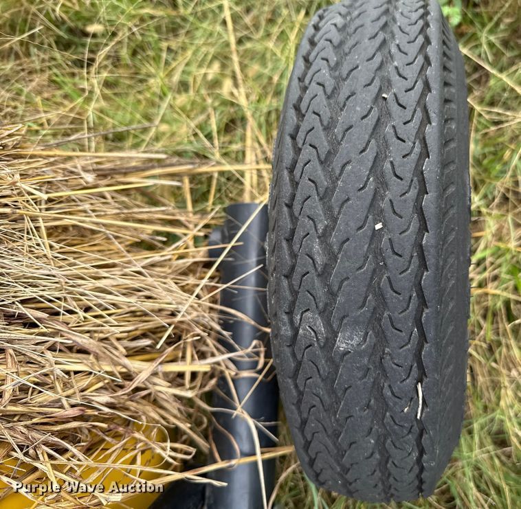 image for item EU5233 2022 New Holland 460RB round baler