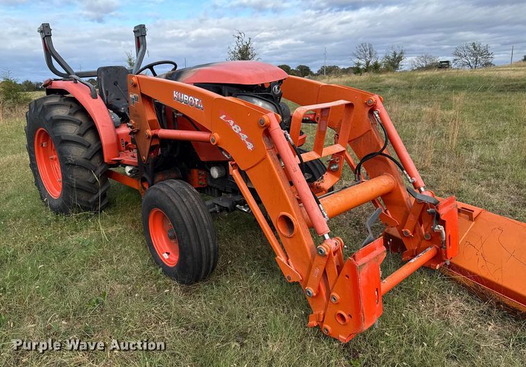 image for item EU5235 Kubota MX5100F tractor