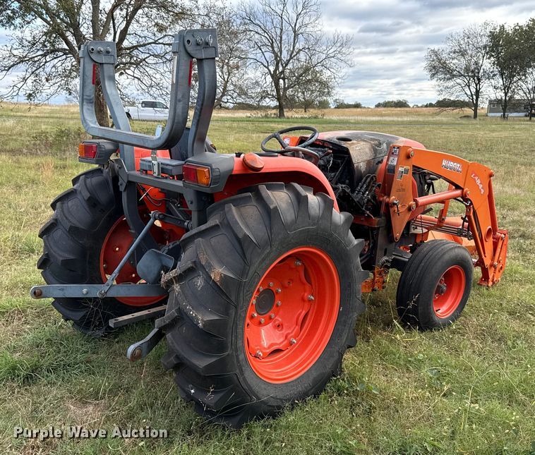 image for item EU5235 Kubota MX5100F tractor