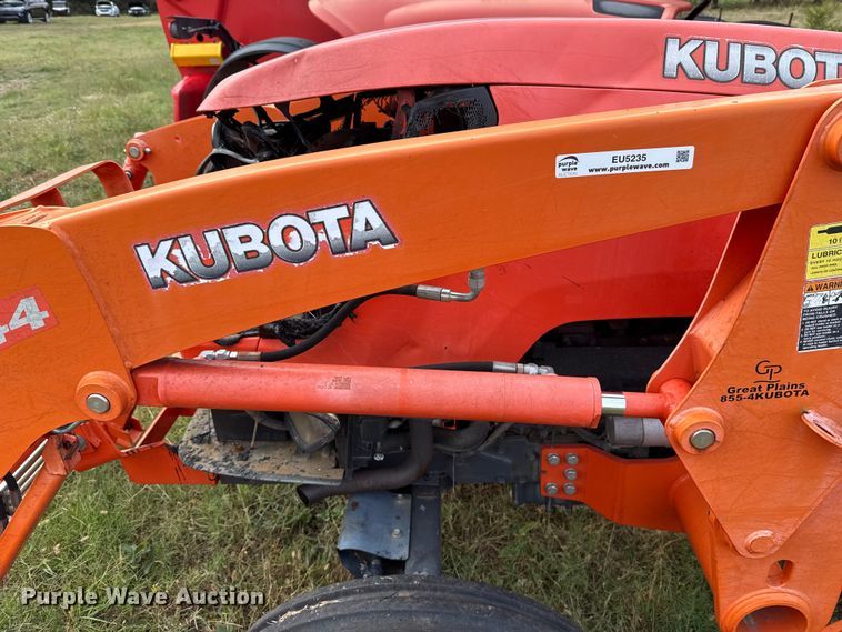 image for item EU5235 Kubota MX5100F tractor