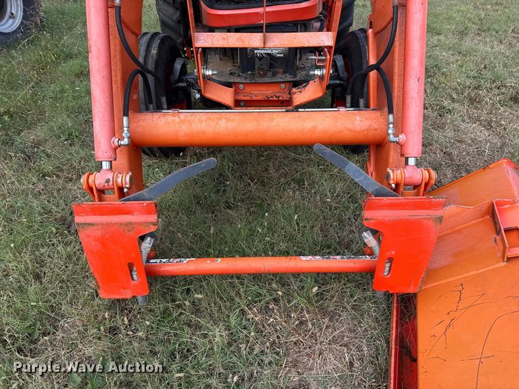 image for item EU5235 Kubota MX5100F tractor