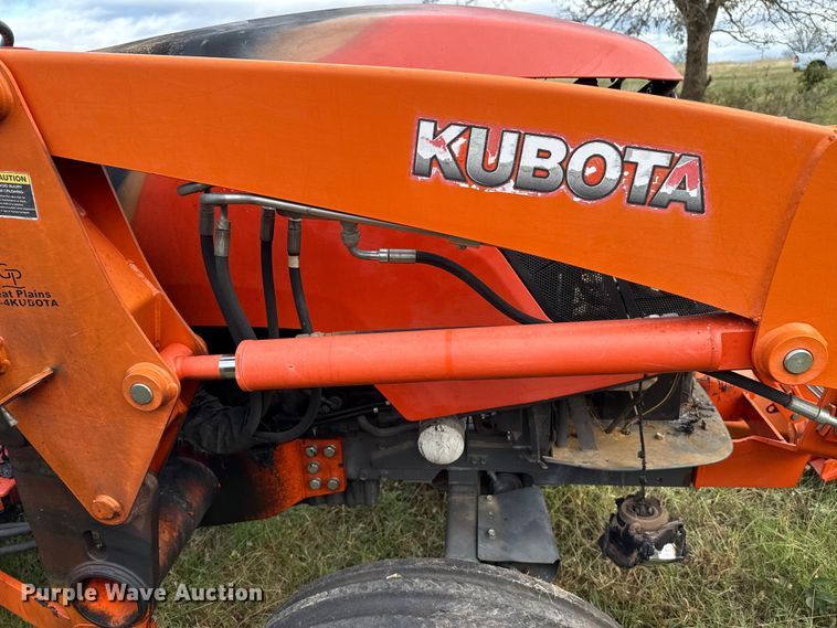 image for item EU5235 Kubota MX5100F tractor