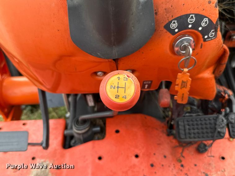 image for item EU5235 Kubota MX5100F tractor