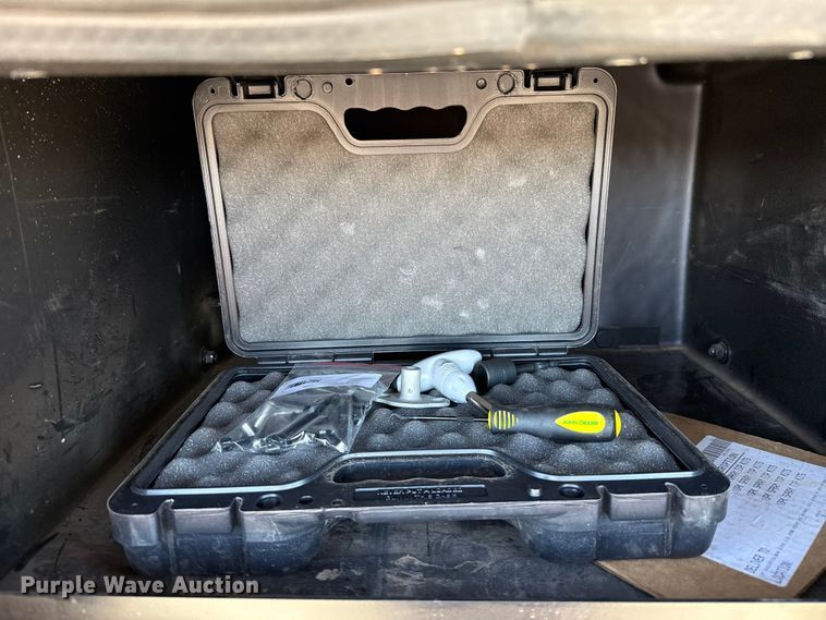 image for item EU5238 2025 John Deere 412R sprayer