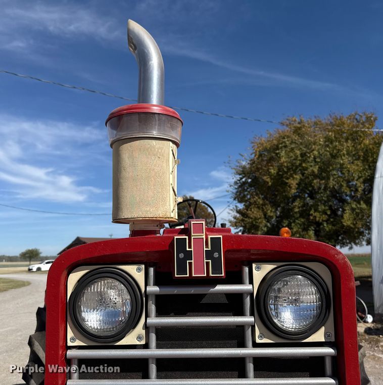 image for item EU5369 1967 International Harvester 1256 tractor