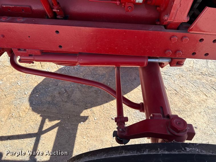 image for item EU5369 1967 International Harvester 1256 tractor