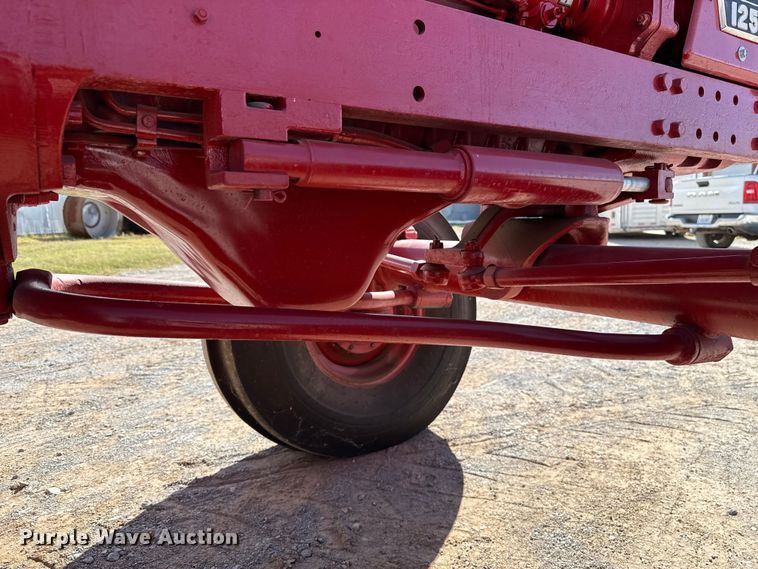 image for item EU5369 1967 International Harvester 1256 tractor