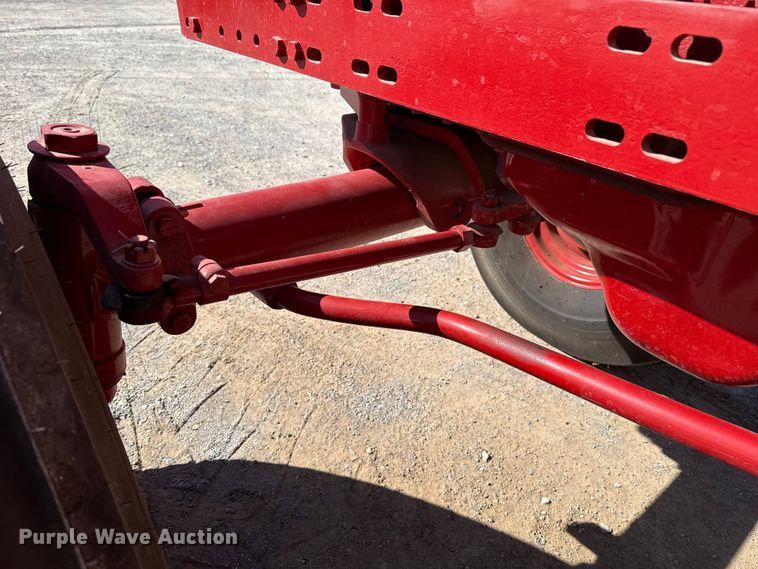 image for item EU5369 1967 International Harvester 1256 tractor