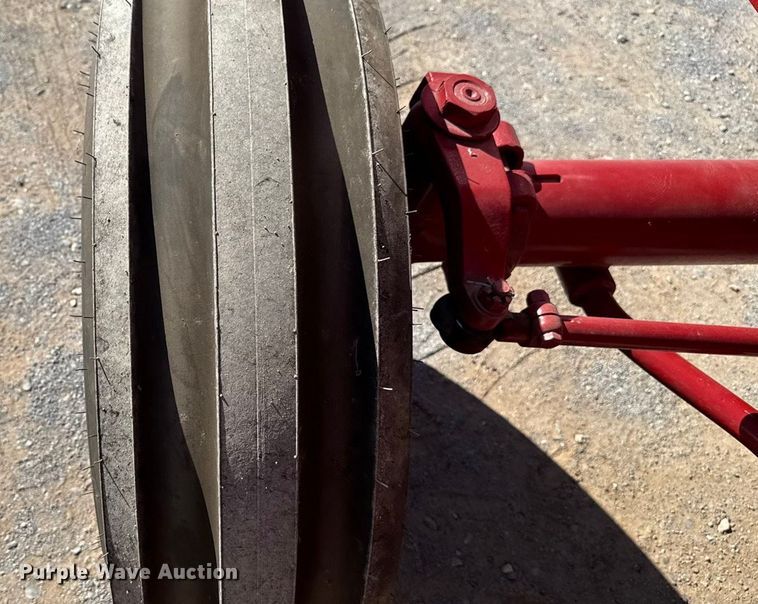 image for item EU5369 1967 International Harvester 1256 tractor