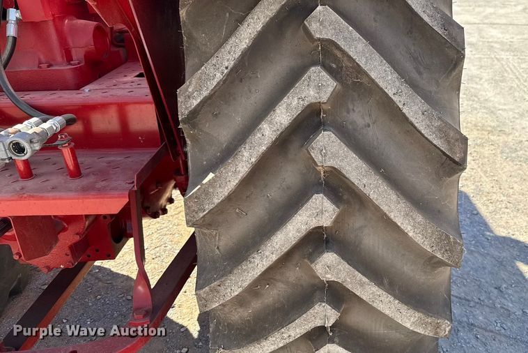 image for item EU5369 1967 International Harvester 1256 tractor