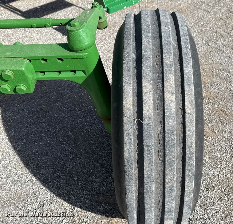 image for item EU5371 1980 John Deere 4440 tractor