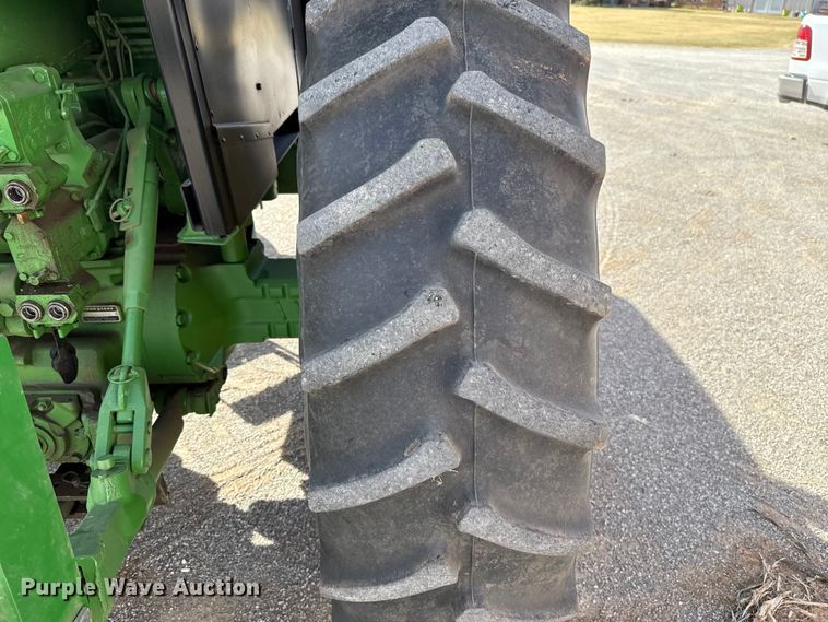 image for item EU5371 1980 John Deere 4440 tractor