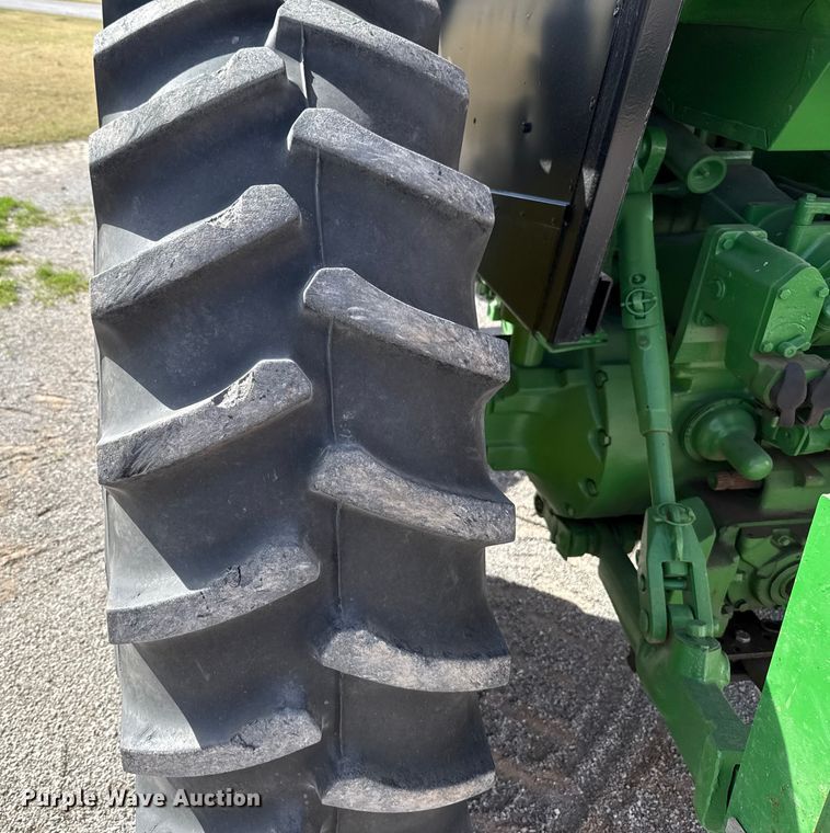 image for item EU5371 1980 John Deere 4440 tractor