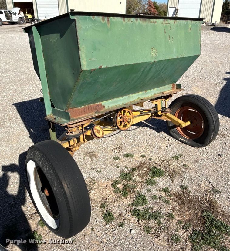 image for item EU5407 Larson 400 spreader