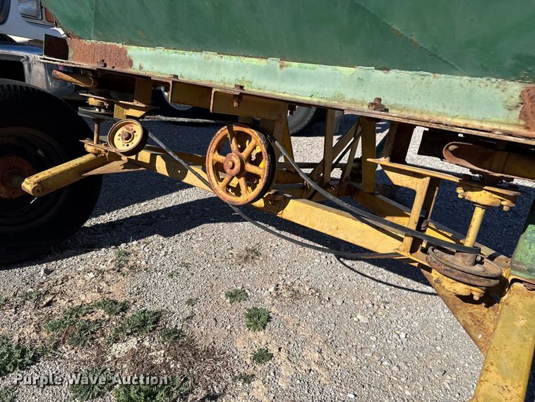 image for item EU5407 Larson 400 spreader