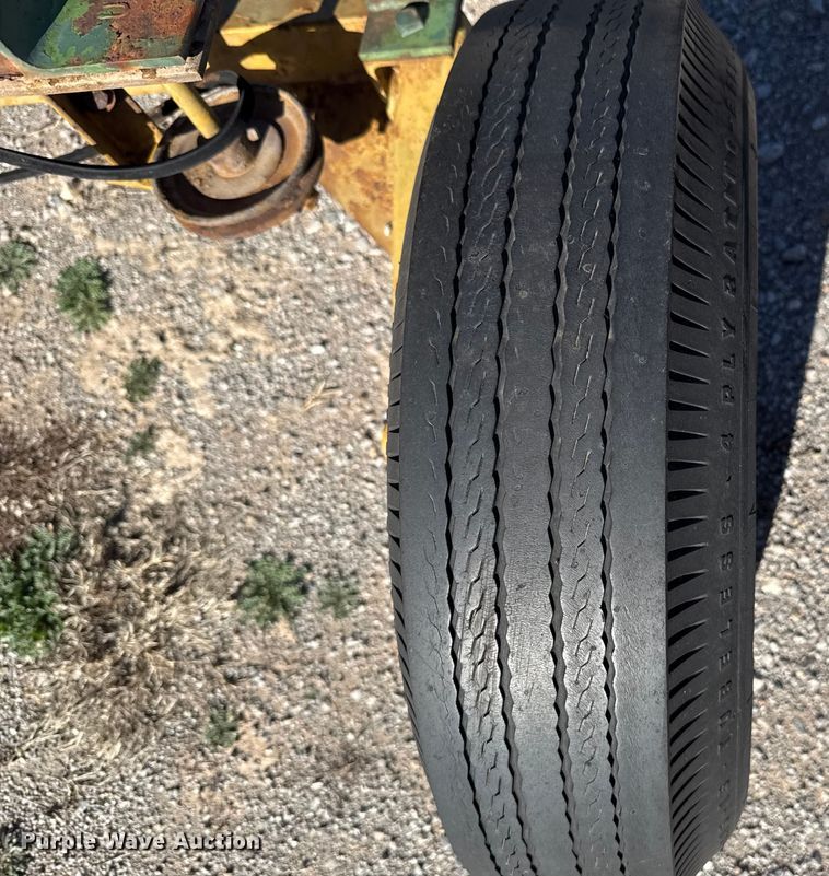 image for item EU5407 Larson 400 spreader