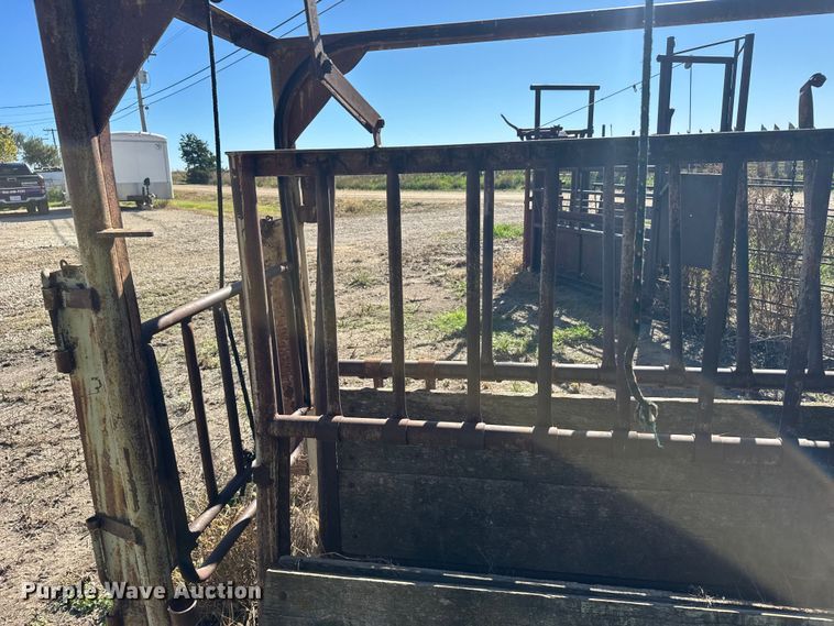 image for item EU6205 WW squeeze chute