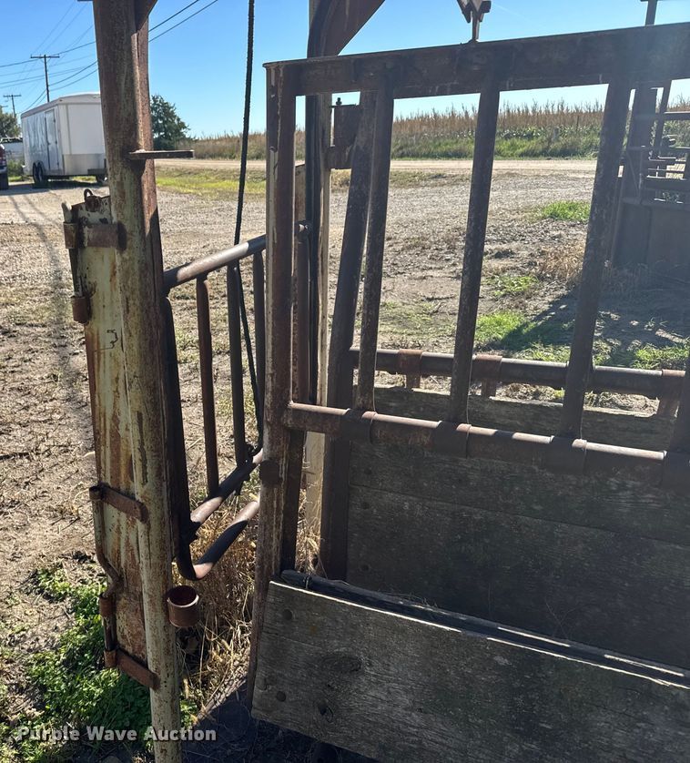 image for item EU6205 WW squeeze chute