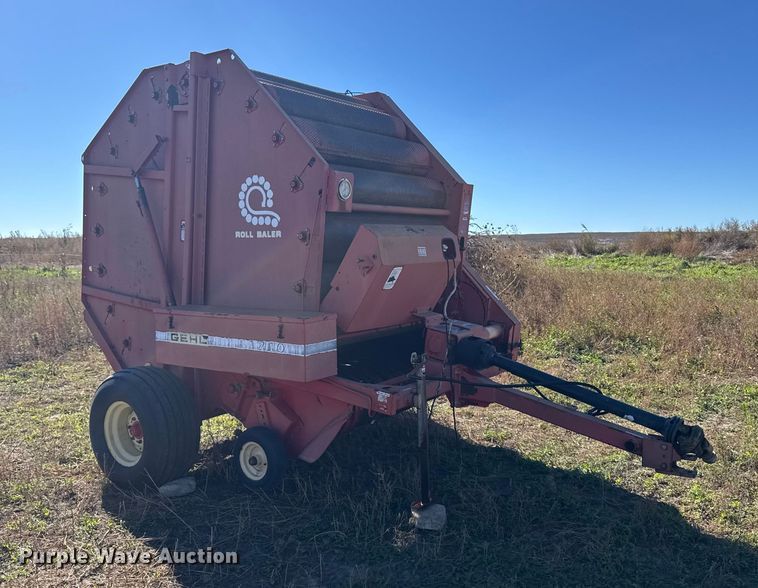 image for item EU6207 Gehl 1710 round baler