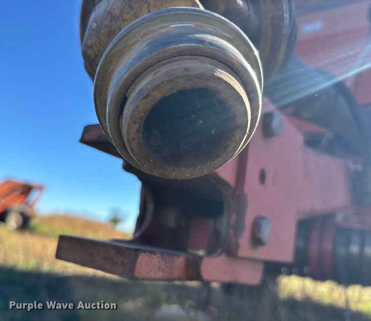 image for item EU6207 Gehl 1710 round baler