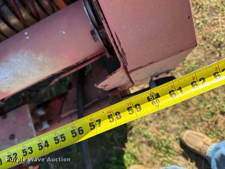 image for item EU6207 Gehl 1710 round baler