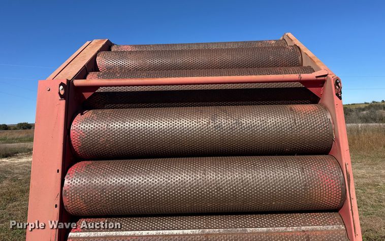 image for item EU6207 Gehl 1710 round baler