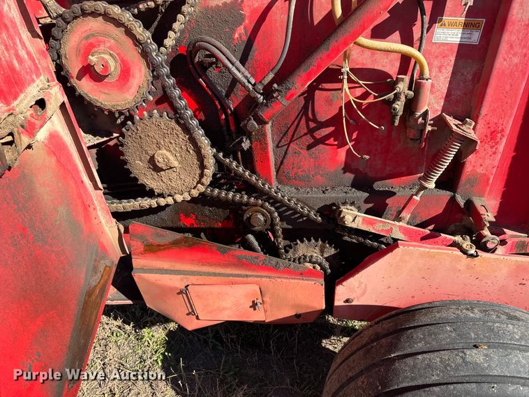 image for item EU6207 Gehl 1710 round baler