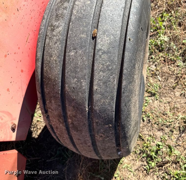 image for item EU6207 Gehl 1710 round baler