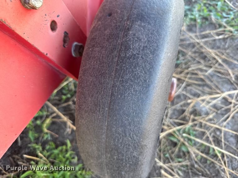 image for item EU6207 Gehl 1710 round baler