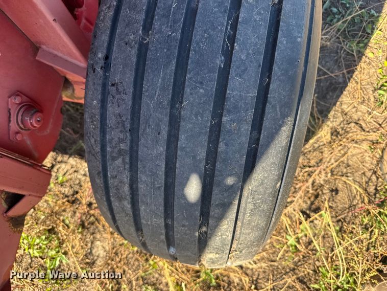 image for item EU6207 Gehl 1710 round baler