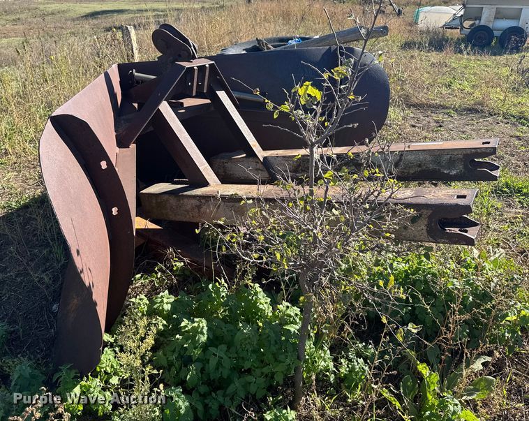 image for item EU6211 V-plow