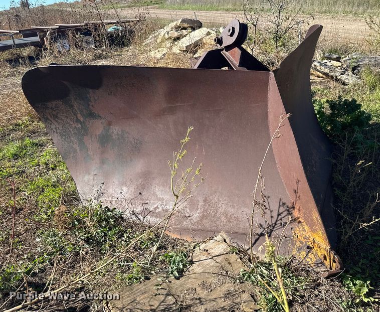 image for item EU6211 V-plow