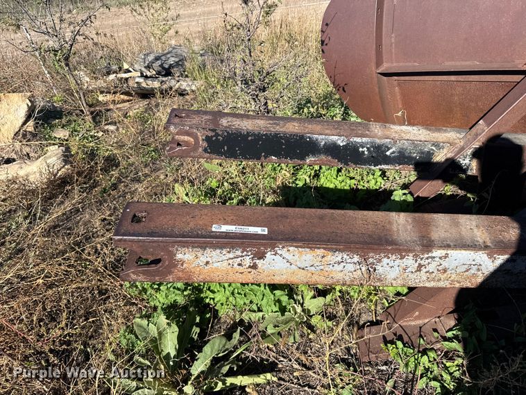 image for item EU6211 V-plow