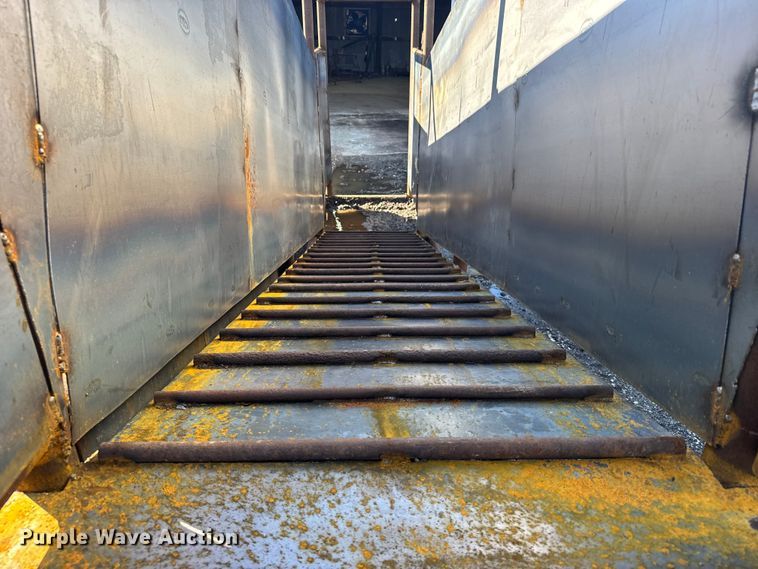 image for item EU6279 Shop built livestock loading chute