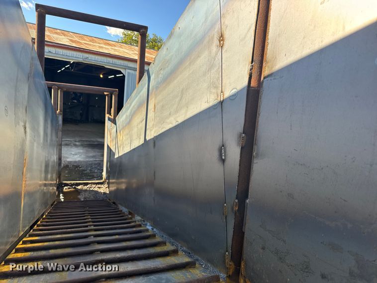 image for item EU6279 Shop built livestock loading chute