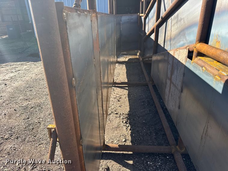 image for item EU6279 Shop built livestock loading chute