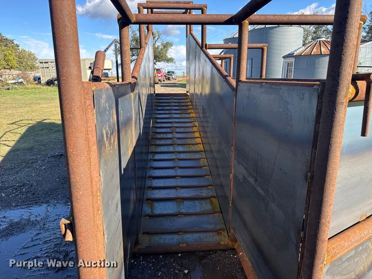image for item EU6279 Shop built livestock loading chute