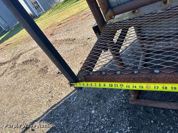 image for item EU6279 Shop built livestock loading chute