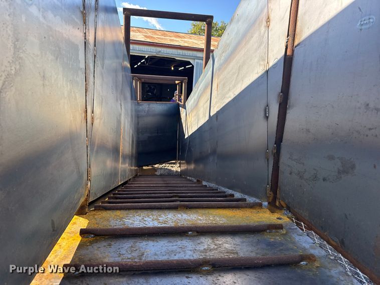 image for item EU6279 Shop built livestock loading chute