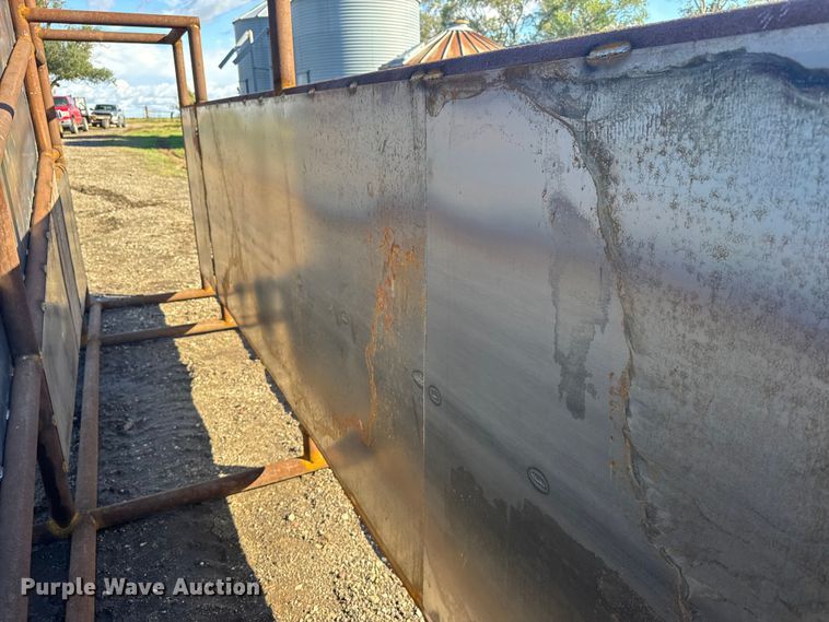 image for item EU6279 Shop built livestock loading chute