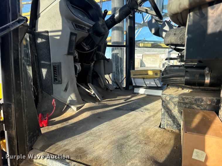 image for item EU6280 2012 TerraGator 8204 sprayer