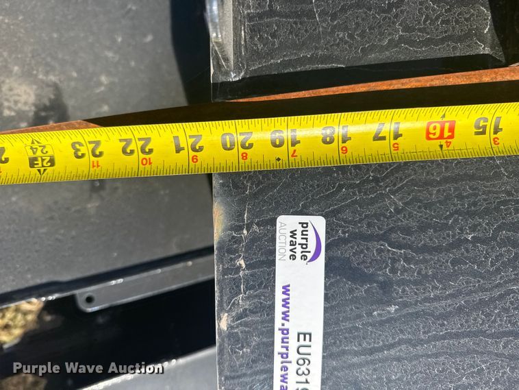 image for item EU6319 (5) Great Plains hydraulic tanks