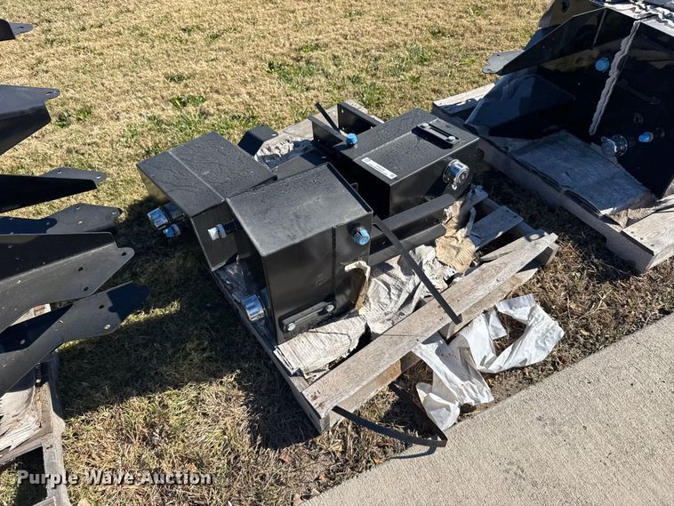 image for item EU6320 (3) Great Plains hydraulic tanks