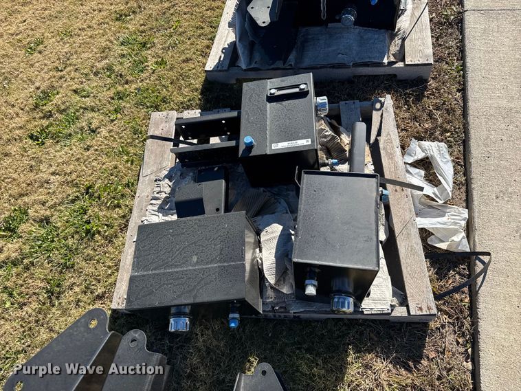 image for item EU6320 (3) Great Plains hydraulic tanks