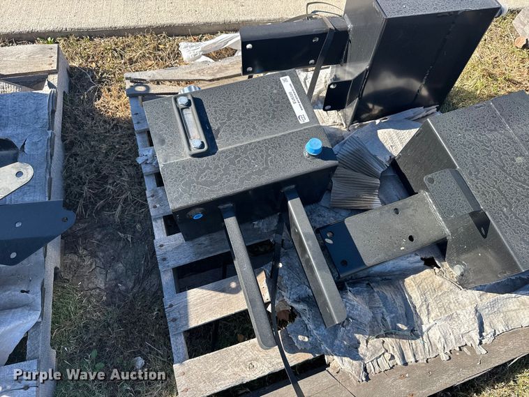 image for item EU6320 (3) Great Plains hydraulic tanks