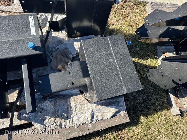 image for item EU6320 (3) Great Plains hydraulic tanks